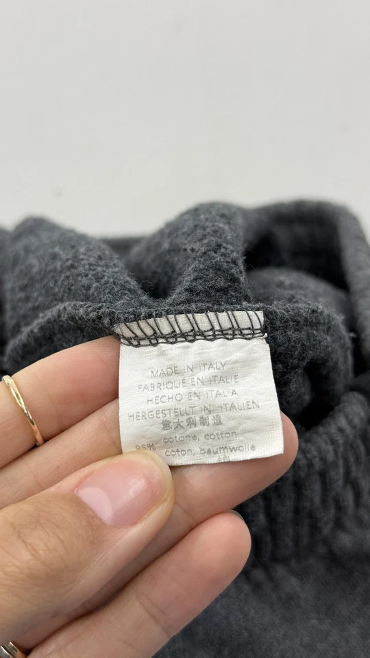 Pantalones Cortos Brandy Melville Para Mujer Pequeños Gris Dobladillo Delfín Polar Salón Hecho en Italia Foto 3 de 4