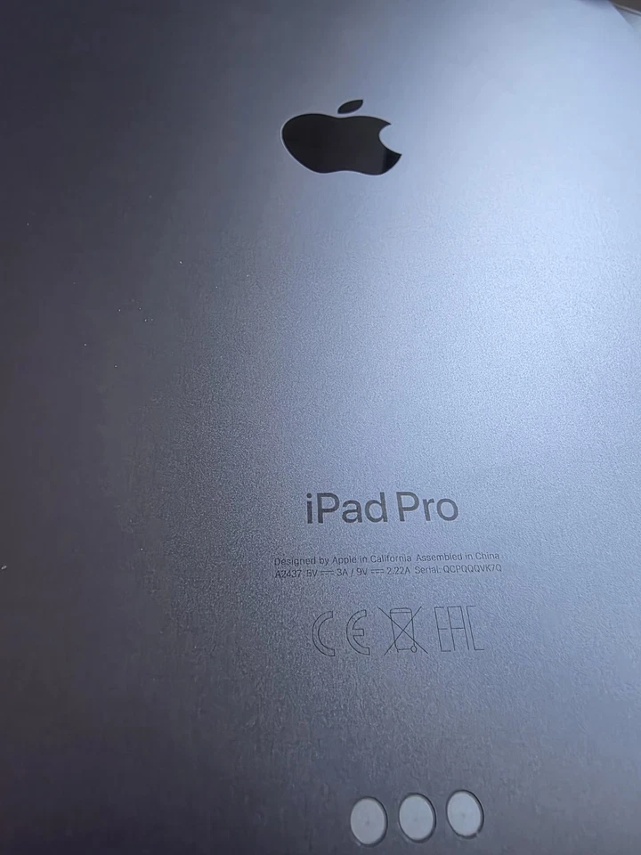 Apple iPad Pro 6.ª Gen. 256GB, Wi-Fi + 5G (Desbloqueado), 12,9" - Gris Espacial - Imagen 4 de 4