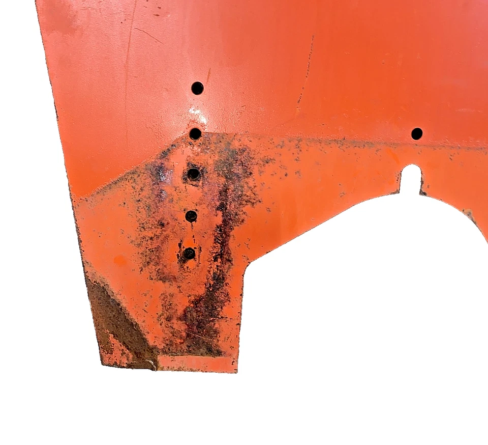 GUARDABARROS R.H. USADO PARA TRACTOR ALLIS CHALMERS 180 REF#72425-231 Foto 4 de 4