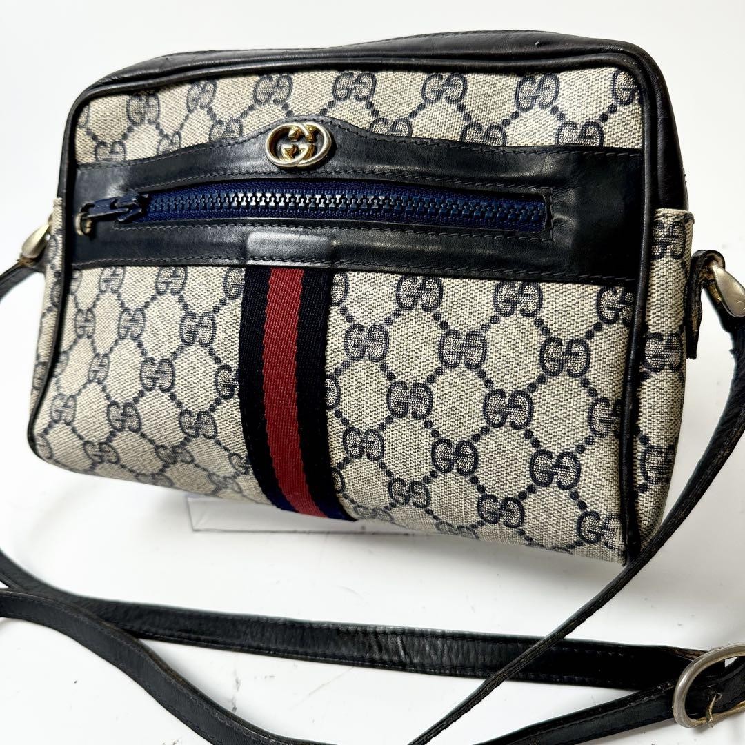 Gucci GG Supreme Sherry Shoulder Bag in Navy Blue