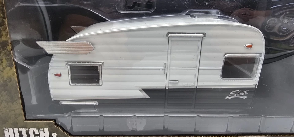 GREENLIGHT 1:24 HITCH & TOW SHASTA 15' AIRFLYTE LIMITED EDITION 18440-B - Image 2 of 4