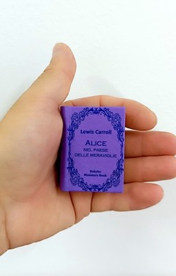 LIBRO IN MINIATURA DA COLLEZIONE - ALICE NEL PAESE DELLE MERAVIGLIE 
