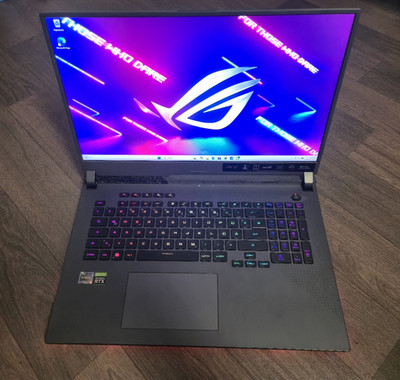 ASUS ROG Strix G713R 17,3'' Ryzen 9 6900HX 16GB 1TB SSD RTX W11H Grau