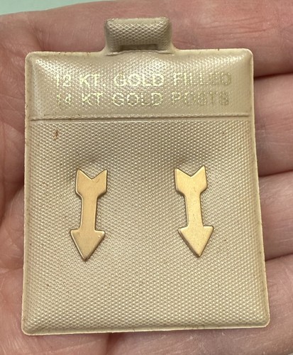 Orecchini a perno vintage NUOVI vecchio stock oro 12 carati riempiti con pali oro 14 carati FRECCIA