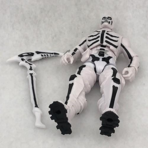 Fortnite Solo Mode Skull Trooper (Inverted) 4” Action Figure (Jazwares) - Picture 6 of 6
