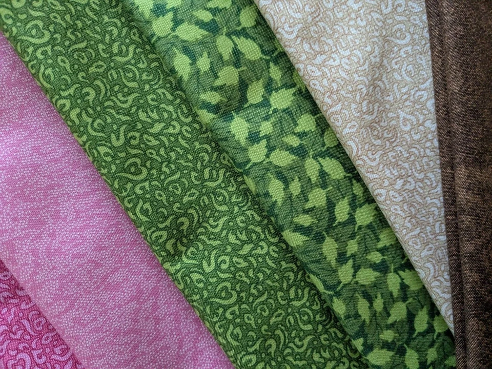 CONNECTING THREADS Fabric Bundle PEPPERMINT FOREST = 12 FQ/ 9 Different Patterns - Image 3 of 4