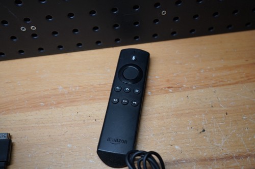 (Z) Amazon Fire TV 4k UHD 1st Gen - LDC9WZ W/ Power Adapter & Remote - Picture 6 of 6