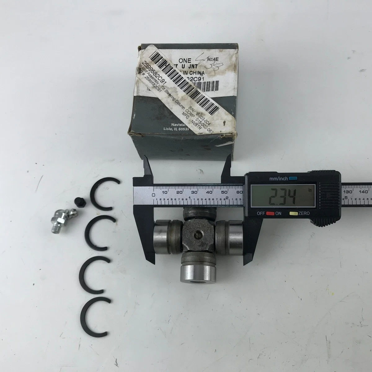 GENUINE INTERNATIONAL U-JOINT KIT TILT STEERING COLUMN 2599582C91  