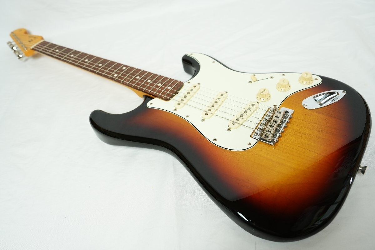 Used 2010-2012 Fender Japan ST62-TX 3-Tone Sunburst MIJ Stratocaster 3.36kg