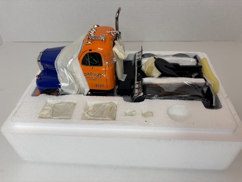 First Gear 1/25 1960 Model B-61 Mack tractor Roadway 49-0002 NIB - Picture 10 of 12