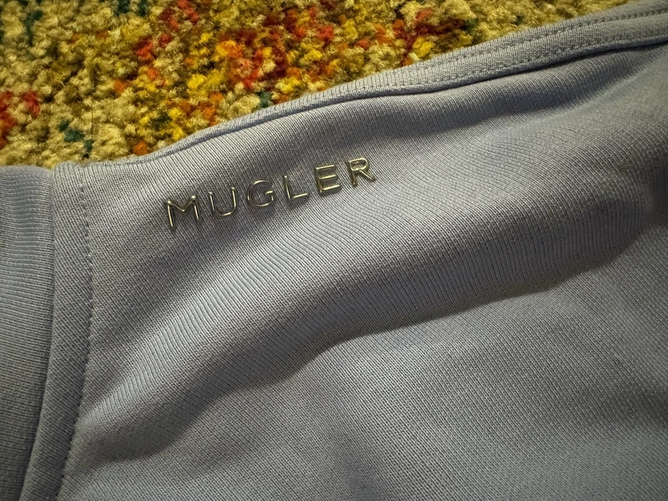 Sudadera con Capucha Mugler x H&M Batwing Logo Lila Talla Grande - Nueva en Bolsa - ¡Nunca Usada! Foto 4 de 4