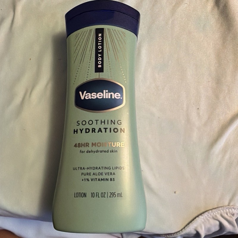 Vaseline Soothing Hydration Body Lotion Fresh Aloe 10 fl oz
