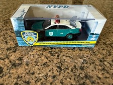1/43 GREENLIGHT NYPD 2014 POLICE INTERCEPTOR FORD