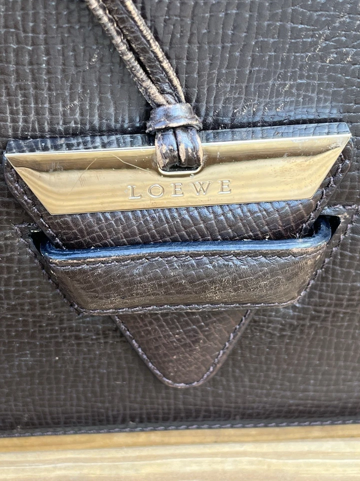 ¡¡Baja de precio!! Bolso Loewe Barcelona marca de lujo cuero marrón precio de venta sugerido por el fabricante de más de $2,000 Foto 3 de 4
