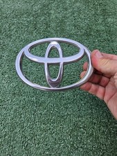 75311-0c020 Toyota Sequoia 05-07 Tundra 03-06 Front Grille Emblem Genuine Oem 75311-0c020 Toyota Sequoia 05-07 Tundra 03-06 Front Grille Emblem Genuine Oem