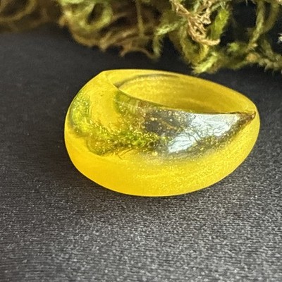 Moss Resin Dome Ring - Happy Sparkly Yellow Very Comfortable - Size 5.5