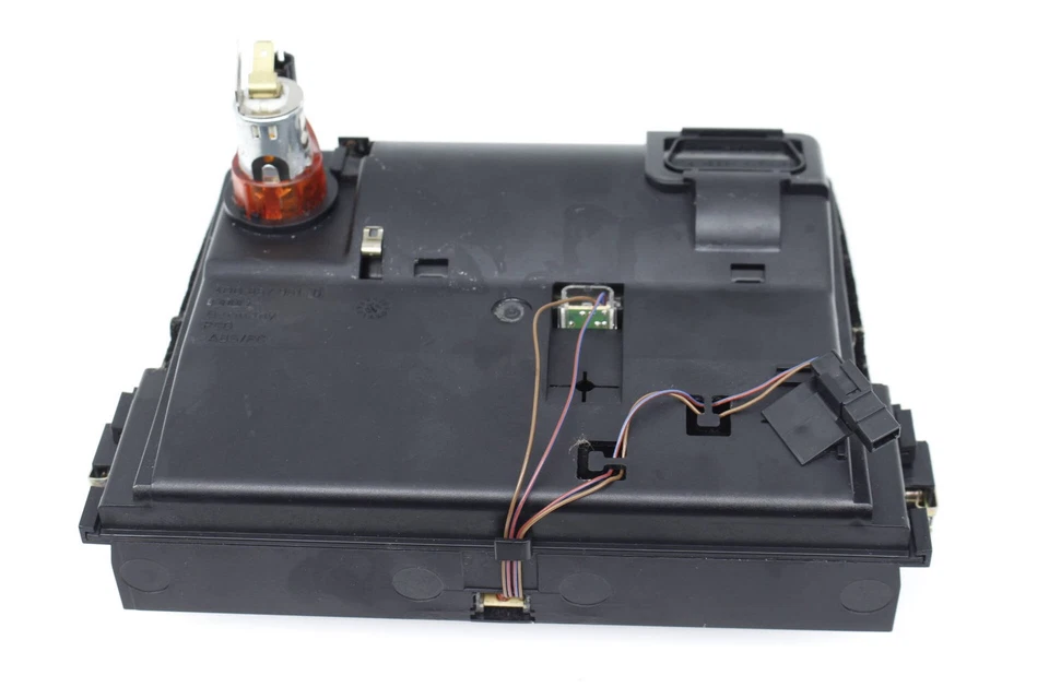 AUDI A8 QUATTRO 2000-2002 4,2 L - Cenicero delantero / Bandeja de cenizas 4D0857951D Foto 3 de 4