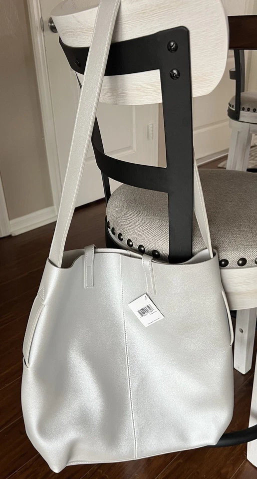 大号银色金属色手提包,适用于梅西百货人造皮革双手柄 — 第 2/4 张图片