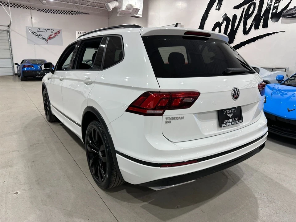 2021 Volkswagen Tiguan SE R-Line Black Side Steps, Only 26k! - Image 4 of 4