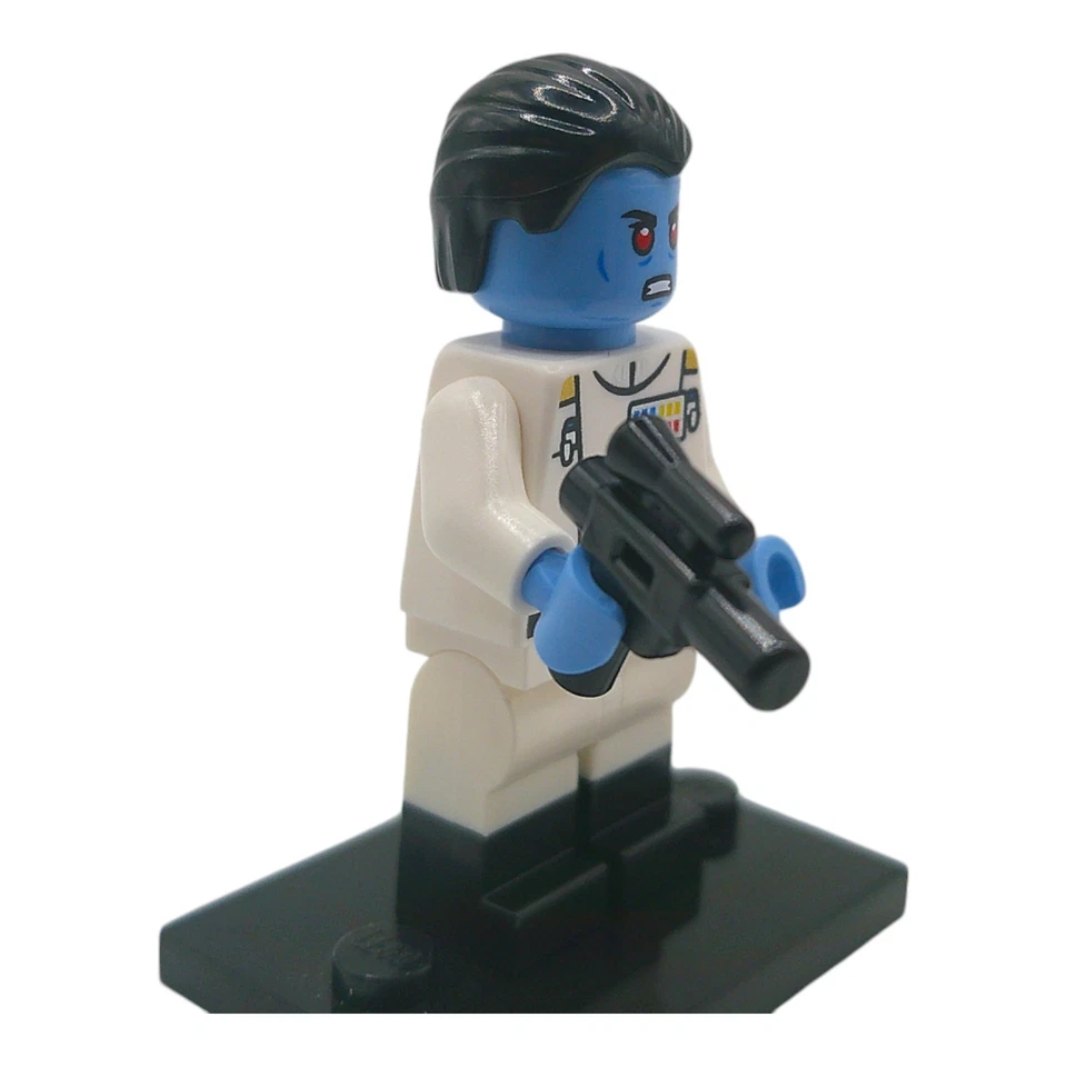Lego® Star Wars™ Minifigur "Grand Admiral Thrawn mit Blaster" aus 75385 - Bild 2 von 4