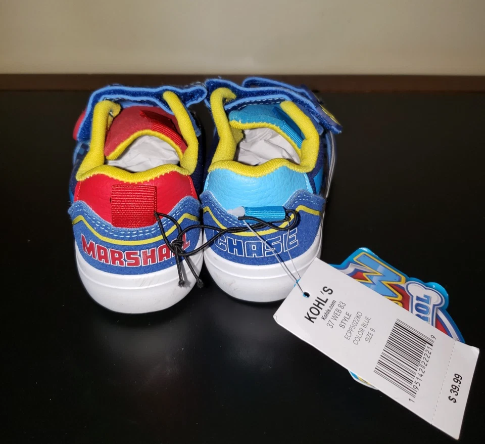 全新带标签 Paw Patrol 幼儿网球鞋运动鞋 9 码 — 第 3/4 张图片