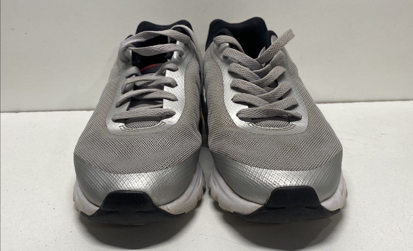 Nike Gray/red Solid Sneaker Athletic Sneaker Men … - image 2