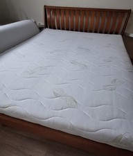 Massiv Design  Holzbett 160 x 200  inkl. Lattenroste, Matzratze und Topper