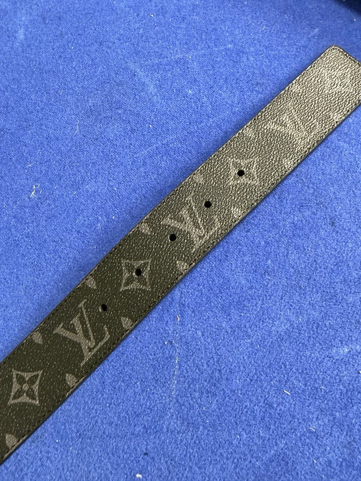 Cinturón de cuero negro Louis Vuitton LV Initiales M9808 Foto 3 de 4