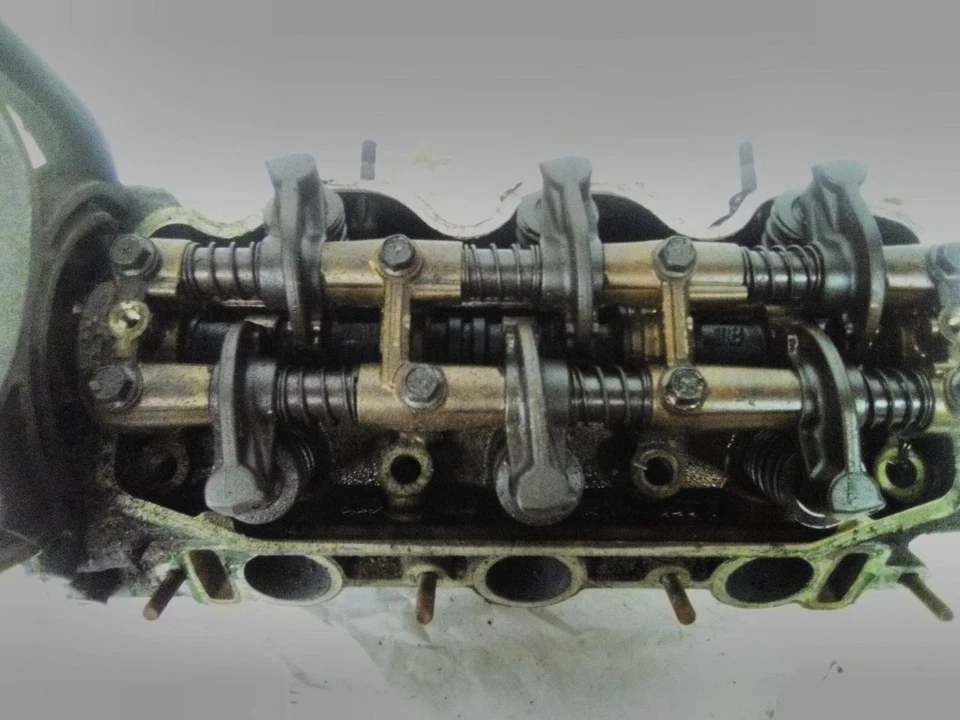 Culata derecha pasajero Dodge Caravan 87-99 6-181 3,0 litros  Foto 2 de 3