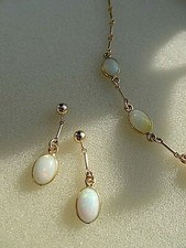 Opal Ohrstecker, Opal Ohrringe, Gold Filled