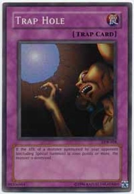 Trap Hole - SDK-033 - Common - Unlimited Edition - Moderately Played
