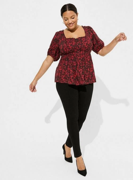 Top Torrid Talla 00 Franela Puff Manga Corta Babydoll Calzoncillo Rojo Floral Foto 3 de 4