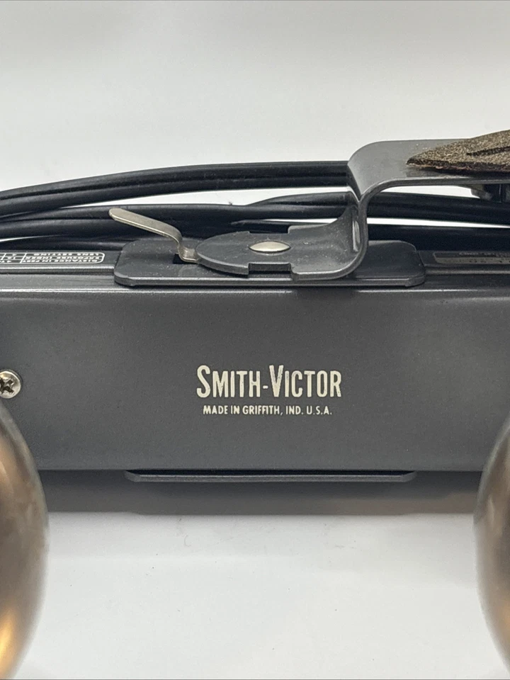 Smith-Victor Model L-20 Bar Light Fixture For Pictures/Videos - Works - Image 2 of 4