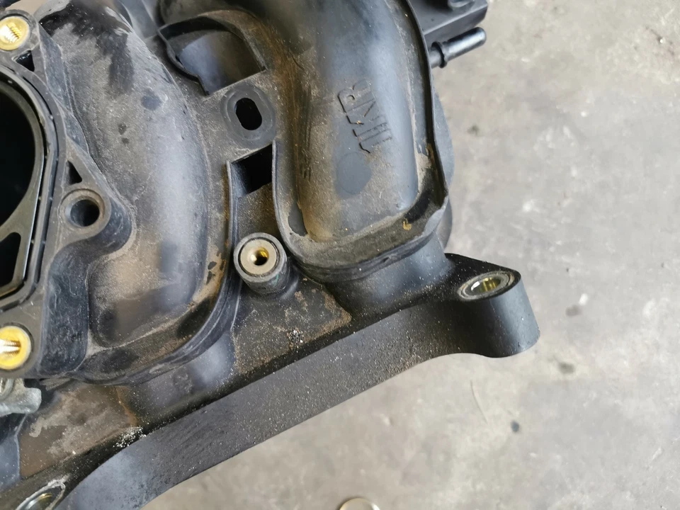 Citroen C1 2010 1.0 1KR Inlet Manifold - 1KR Intake Manifold - Toyota Aygo, 107 - Image 3 of 4