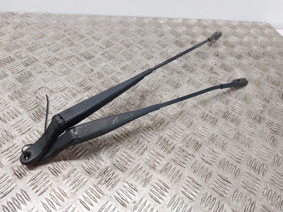 VAUXHALL CROSSLAND X PAIR OF FRONT WINDSCREEN WIPER ARMS LEFT & RIGHT 2018 - Image 3 of 4