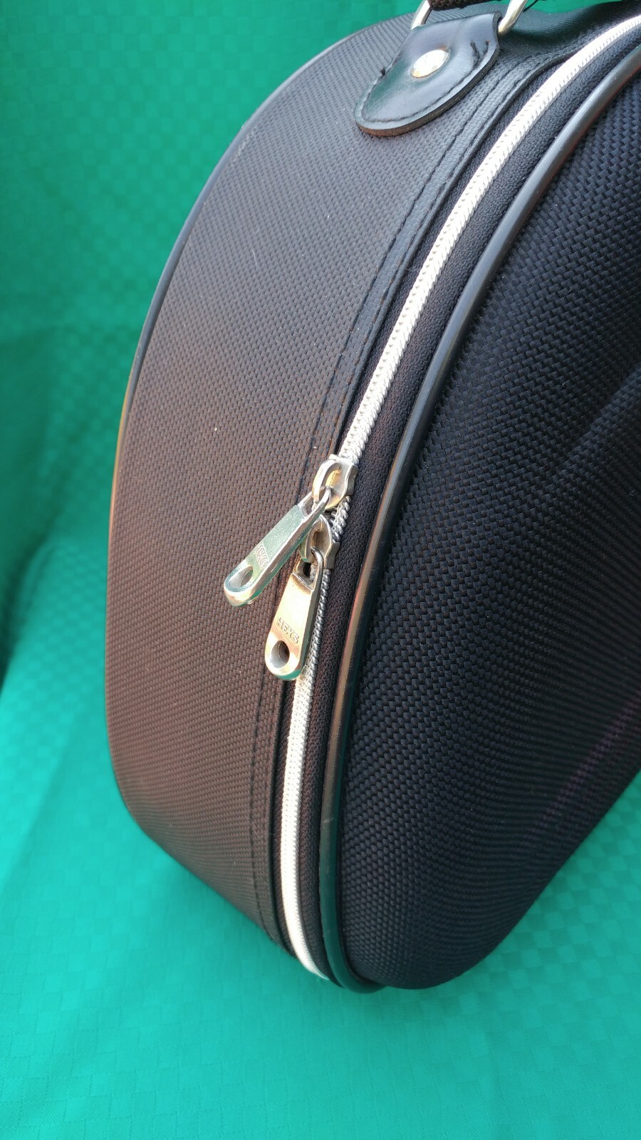 Heys USA Black Carry-On Beauty Case soft side zippered overnight luggage EUC