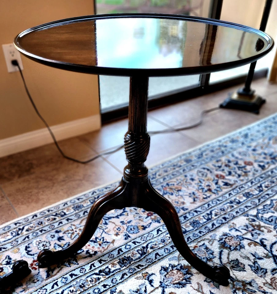 MESAS AUXILIARES REDONDAS GEORGIANAS INGLESAS DEL SIGLO XVIII - UN PAR Foto 4 de 4