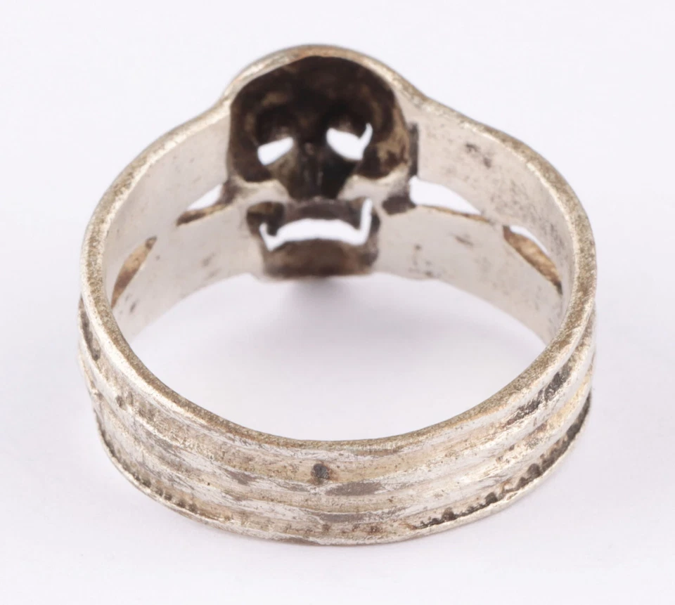 Anillo Primera Guerra Mundial Calavera Huesos Segunda Guerra Mundial Gótico Primera Guerra Mundial Esqueleto Segunda Guerra Mundial Motociclista Gótico Death Punk Banda Foto 2 de 4