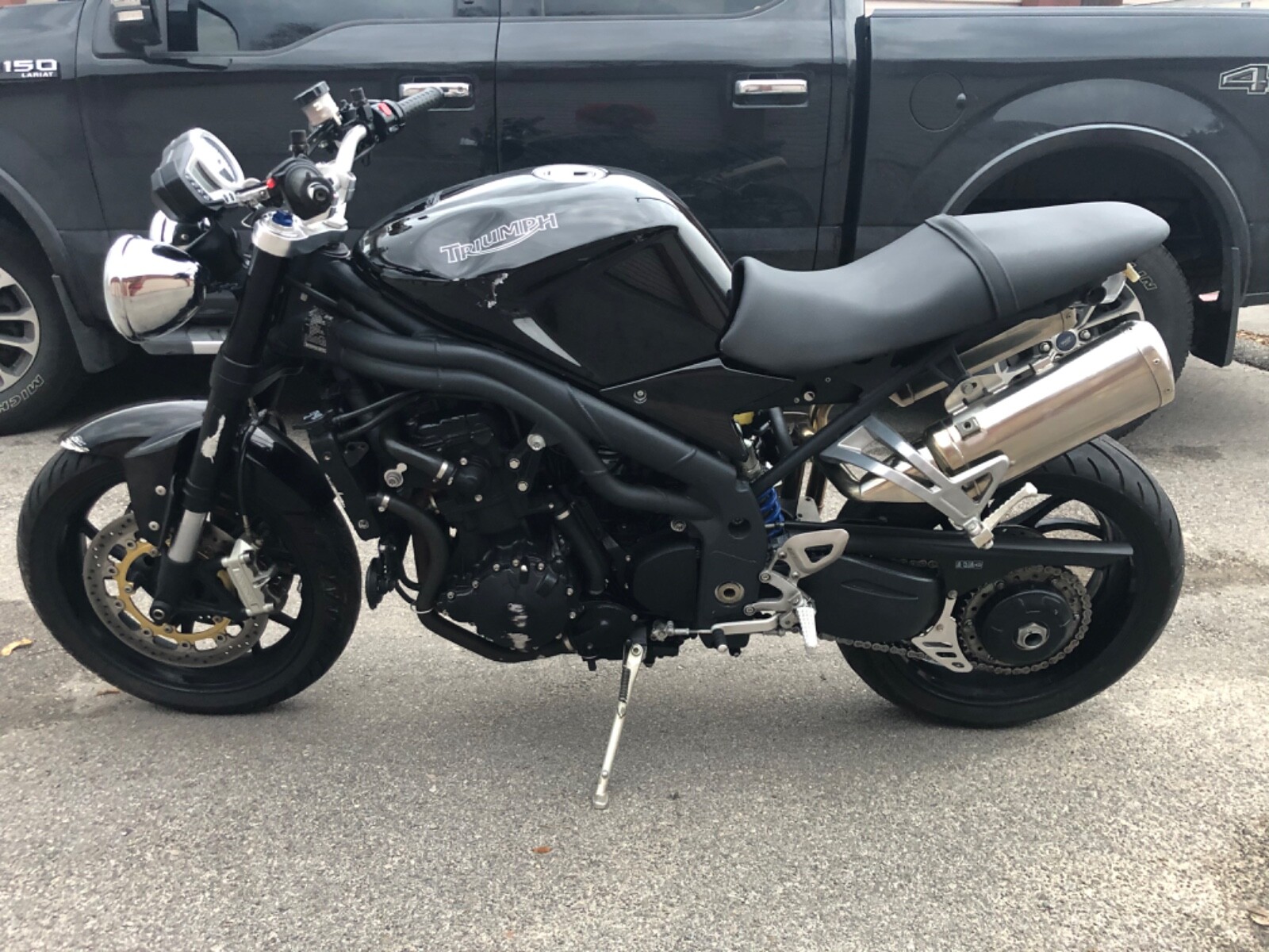 2009 Triumph Speed Triple  2009 Triumph Speed Triple 1050 - 22k mi, smooth and fast, clean TX title