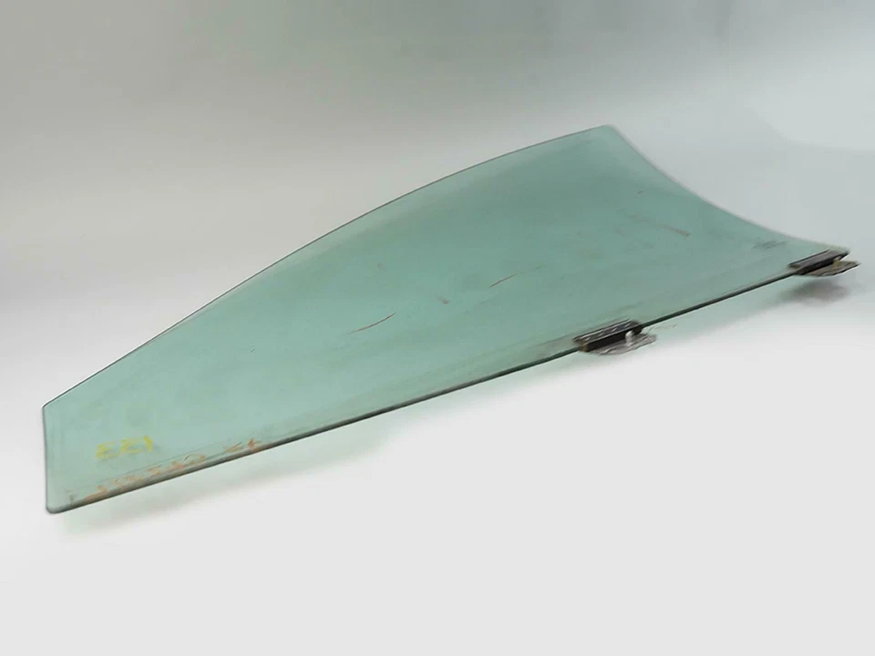 1999 - 2004 Chrysler Concorde 300M Dodge Intrepid Window Glass Door Front  Rh - Image 3 of 4