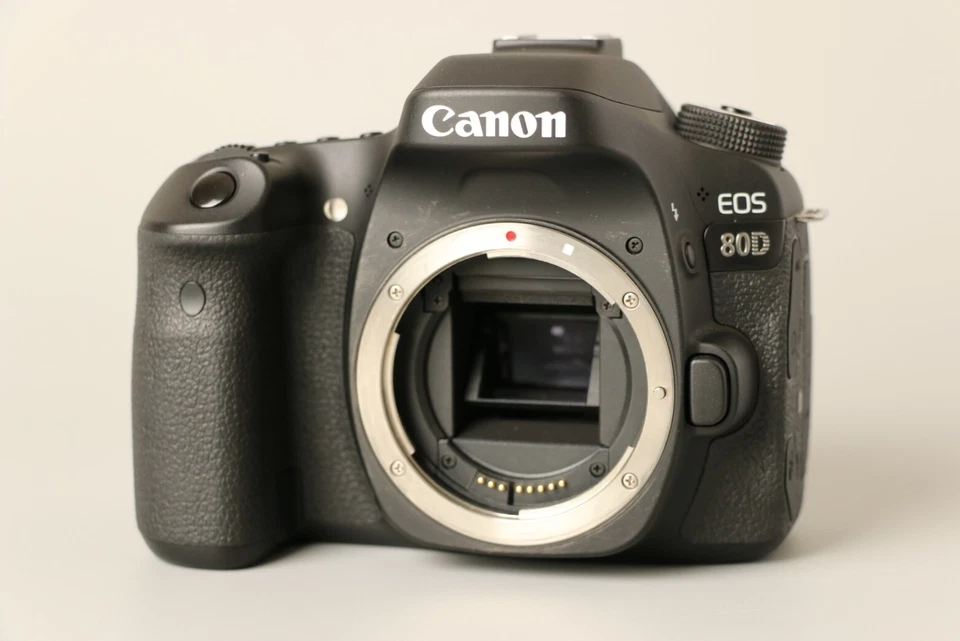 Canon EOS 80D 24.2MP DSLR Camera Body Near Mint Condition from Japan - Image 3 of 4