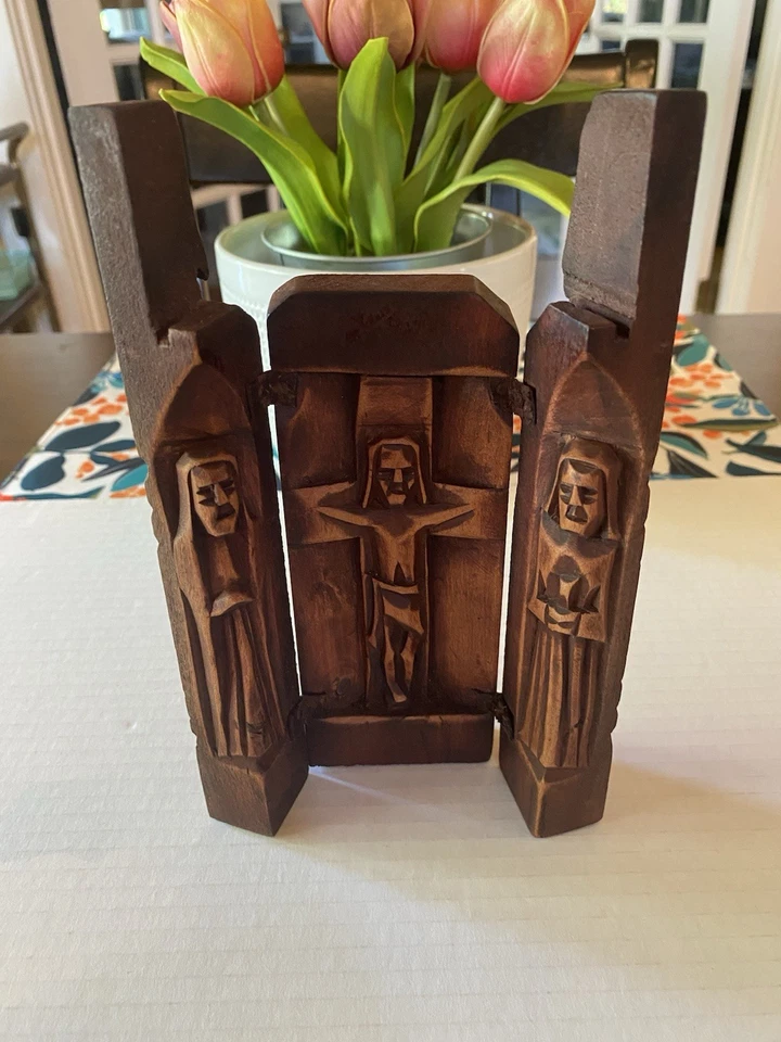 Antiguo RARO Madera Tallada Relieve CRUCIFIXIÓN Cristo - Tríptico Folclórico Santuario de Jesús Foto 3 de 4