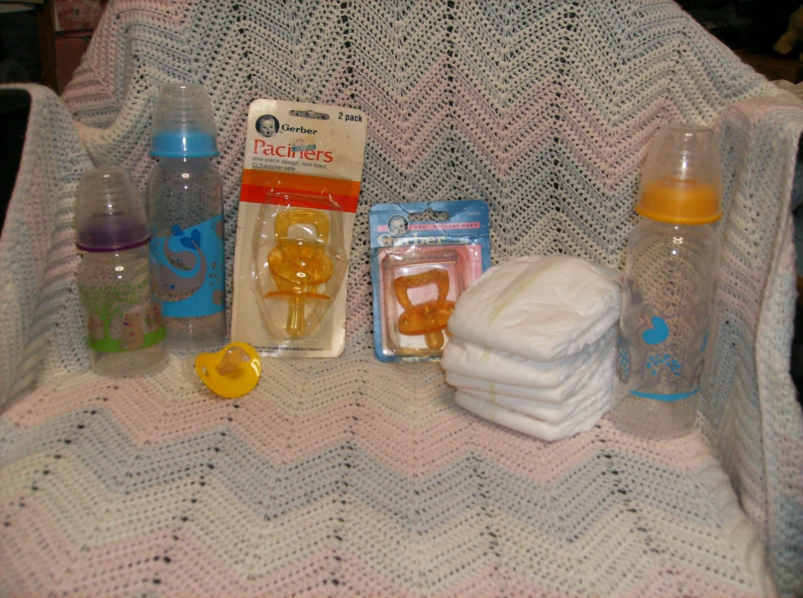VINTAGE PACIFIERS BABY BOTTLES & DIAPERS
Opens in a new window or tab