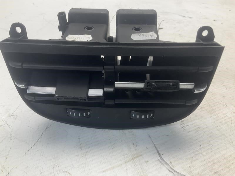 14-17 Maserati Ghibli SQ4 Rear Center Console Air AC A/C Heater Vents Grille Q