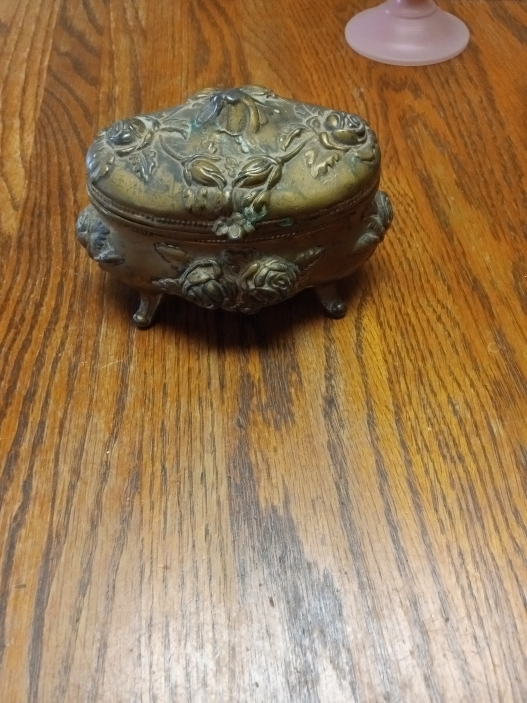 Elegant Jewelry Box Organizer with Secure Storage-image