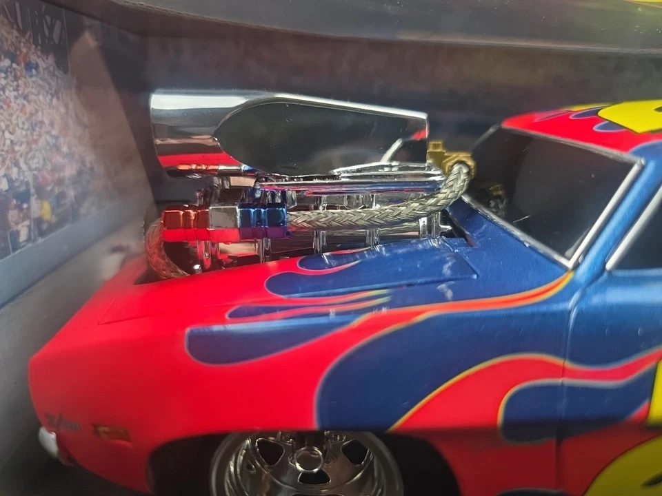 Muscle Machines Nascar '69 Camaro #24 Jeff Gordon DuPont escala 1-18 Foto 2 de 4