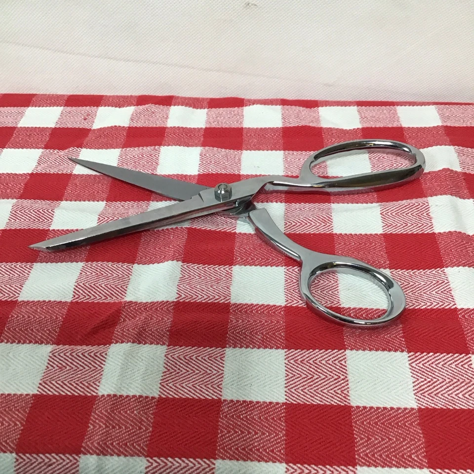 Gingher G-8 (8") Right-Handed Fabric Scissors – Knife Edge - Image 4 of 4
