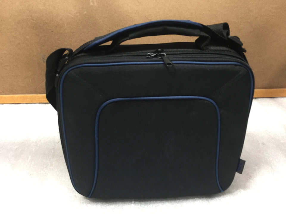 NEC NP41 DLP XGA 2300 Lumens Projector w / Carrying Case and Power Cord - Image 3 of 4