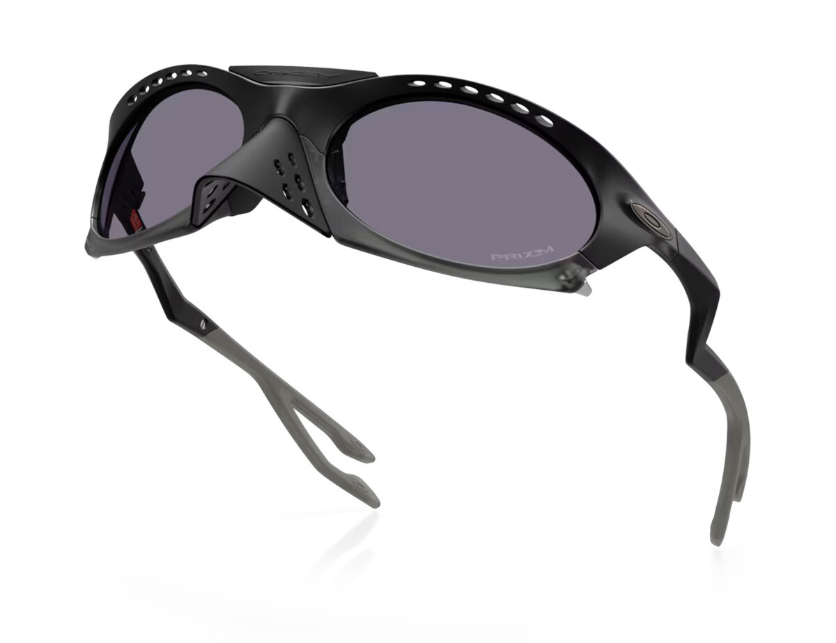 Oakley PLANTARIS Matte Blk PRIZM Grey TRAVIS SCOTT Nose Oakley PLANTARIS Matte Blk PRIZM Grey TRAVIS SCOTT Nose