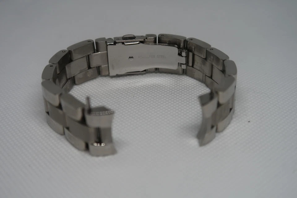 Correa de reloj de acero inoxidable Michael Kors de diseño épico para hombre 5401-A3 Foto 4 de 4